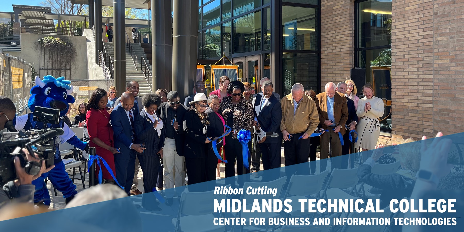 Ribbon Cutting at MTC Center for Business and Information Technologies