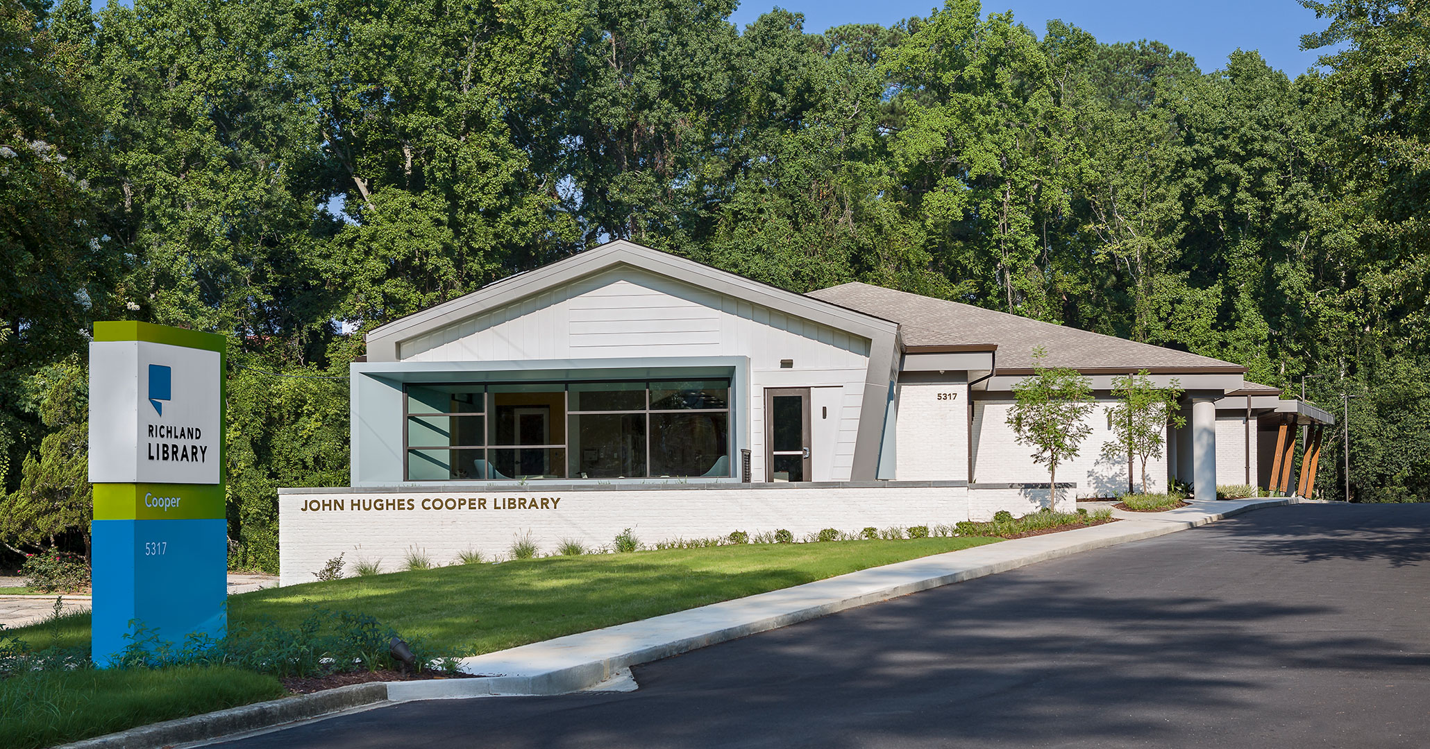 Boudreaux designed exterior spaces for public library patrons.