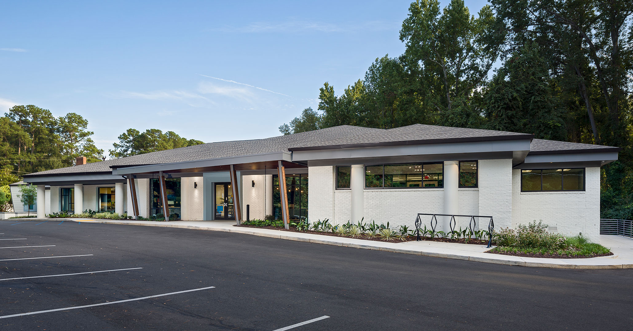 Richland County Library hired Boudreaux architects to design engaging outdoor spaces at the Cooper Library location.