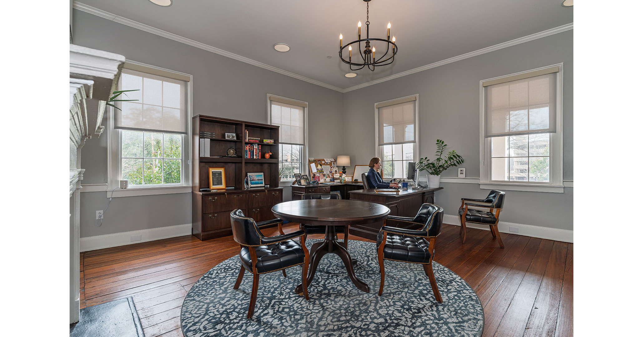 BOUDREAUX architects restored the second level to create a bright and open office space